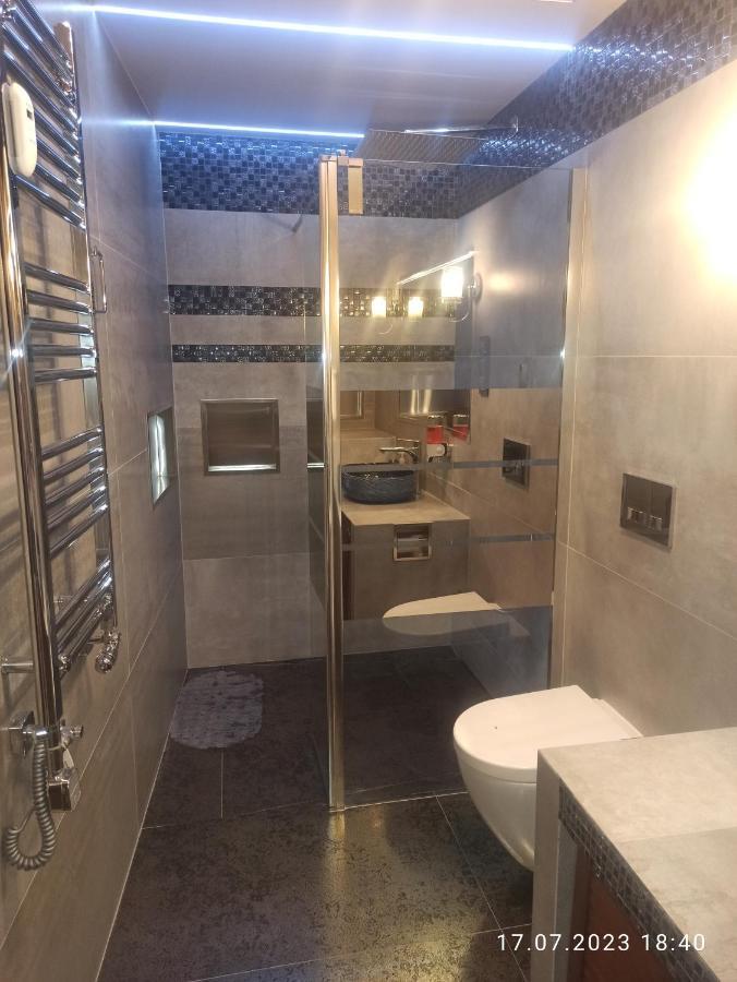Tower Apartment *